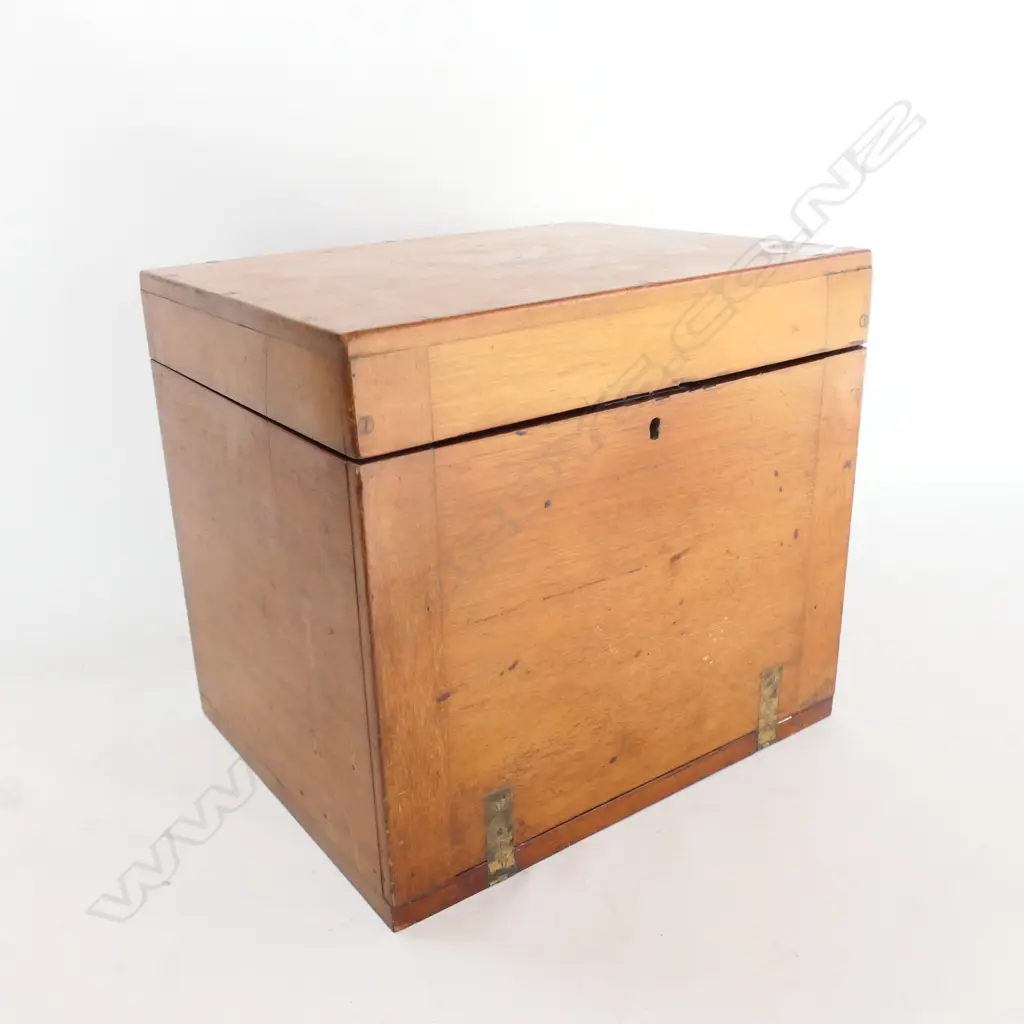MICROSCOPY (SPECIMEN) PREPARATION BOX by FLATTERS & GARNETT LTD, MANCHESTER c.1920, MAHOG, DROP FRONT, 300 x 240 x 270mm Image 1++